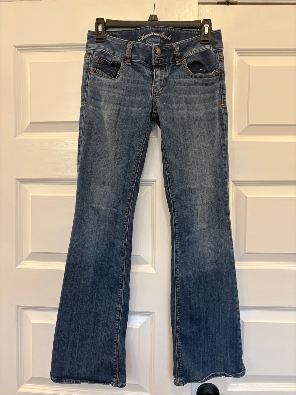 AE - American Eagle Artist low rise Blue Bootcut Jeans
